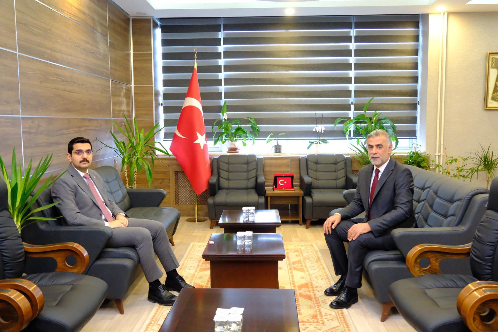 Pazarcık Kaymakamı Hulusi Teke’den İl Müdürümüz Emre Çalğan’a Ziyaret