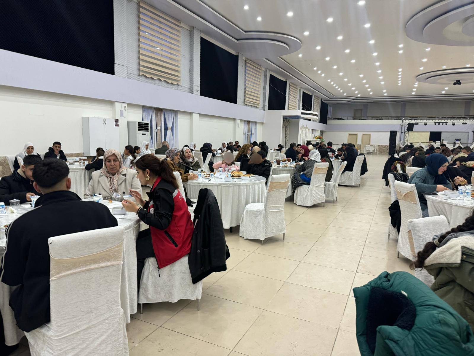 Öksüz ve Yetim Çocuklar İçin İftar Programı Gerçekleştirildi