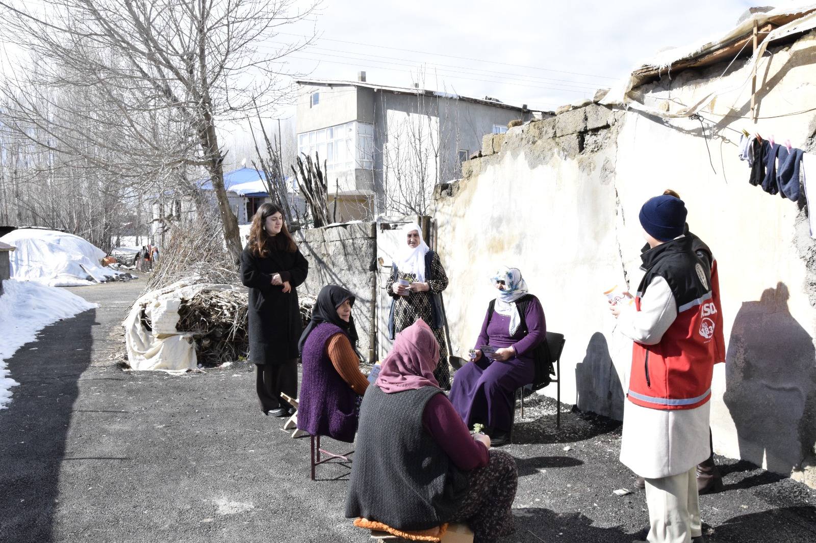 Köylerde Yaşayan Emektar Kadınlara 8 Mart Ziyareti