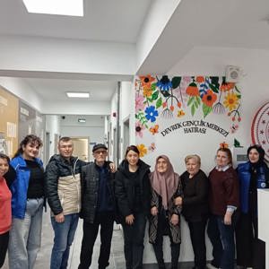 18-24 Mart Yaşlılara Saygı Haftası etkinlikleri kapsamında Devrek Gençlik Merkezi ziyaret edilmiştir. - fotoğraf 3