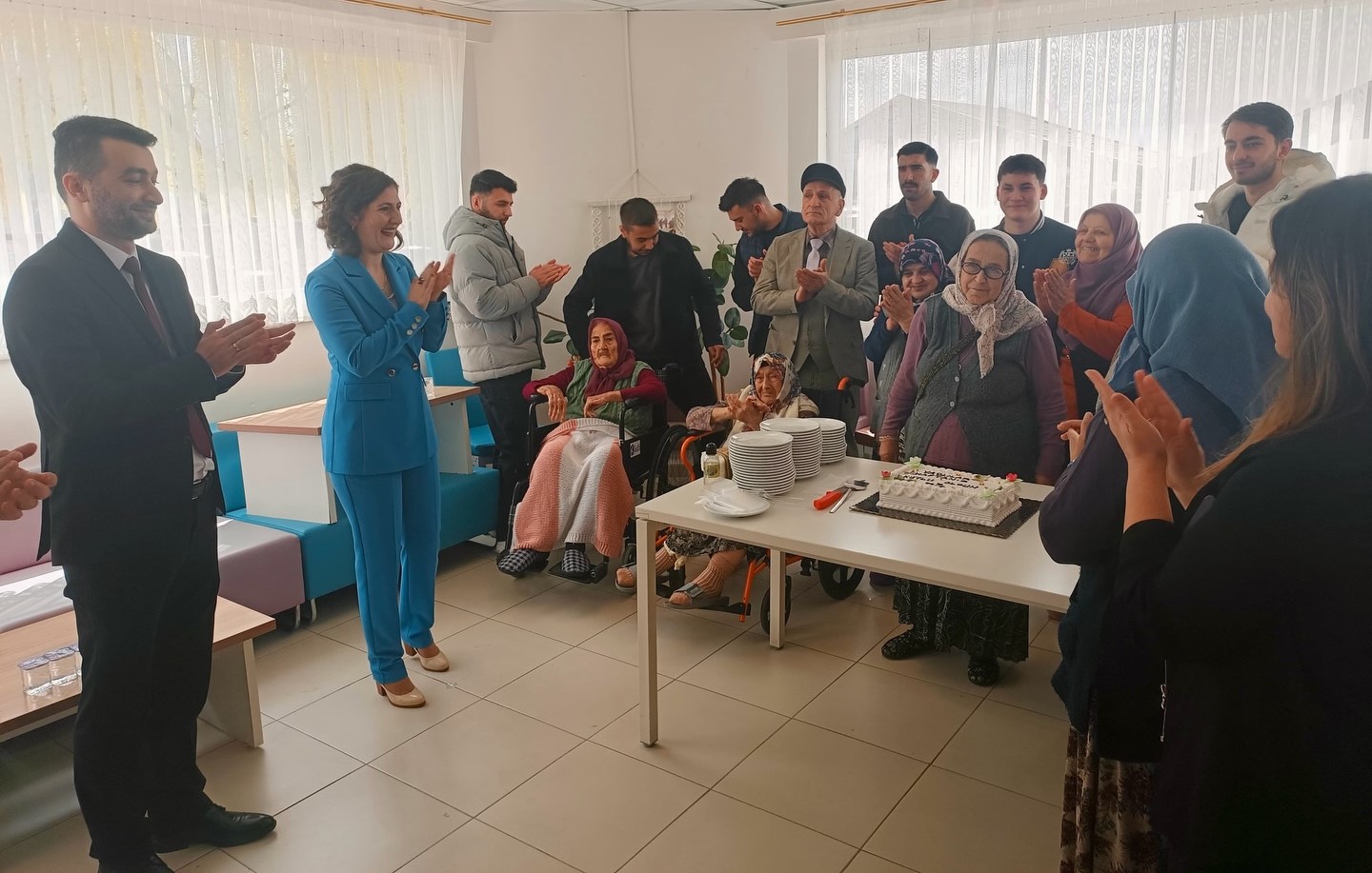 Tosya Huzurevimizde Gönüllere Dokunan Ziyaret!