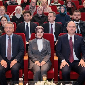 Bakanımız Göktaş, "Kökler ve Kanatlar Aile Paneli"nde konuştu - fotoğraf 1