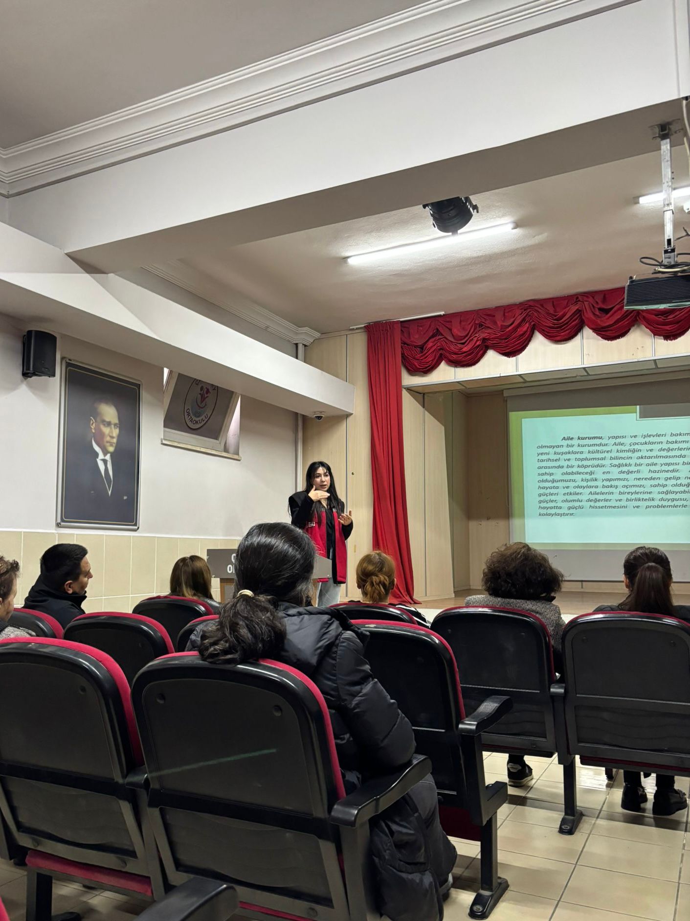 Aile Eğitim Programları Kapsamında Aile Kurumunun Güçlendirilmesine Yönelik Faaliyetlerimiz Devam Etmektedir
