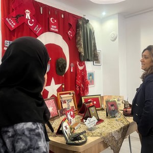 İl Müdürümüz Emine BÖÇKÜN Aziz Şehitlerimizin Kıymetli Annelerini Ziyaret Etti - fotoğraf 2