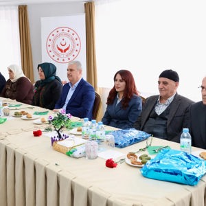 Valimiz Sayın İbrahim Akın, Dr. İsmail Işık Huzurevi Yaşlı Bakım ve Rehabilitasyon Merkezi Müdürlüğümüz Ziyaret Etti - fotoğraf 1