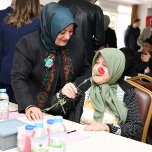 Valimiz Sayın İbrahim Akın, Dr. İsmail Işık Huzurevi Yaşlı Bakım ve Rehabilitasyon Merkezi Müdürlüğümüz Ziyaret Etti - fotoğraf 3
