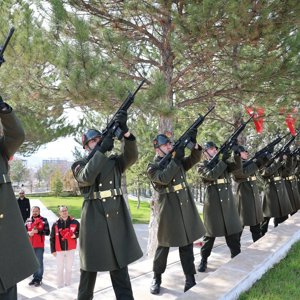 Bir Milletin Sonsuz Dirilişi: 111 Yıllık Destan - fotoğraf 4