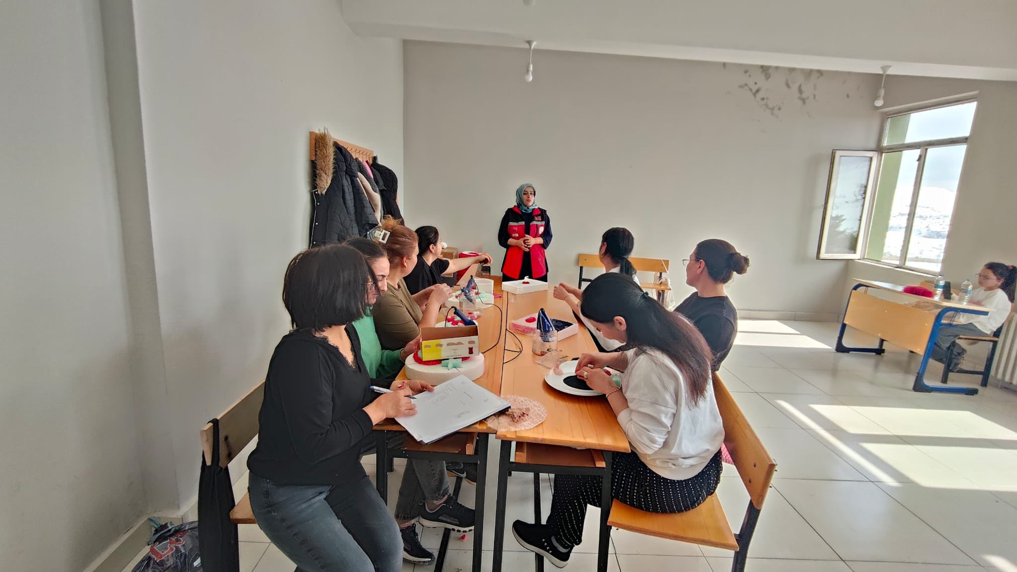 Hozat Halk Eğitim Merkezi Kursiyerlerine Yönelik AEP (Aile Eğitim Programı) Kapsamında “Etkili ve Yetkin Ebeveynlik” Konulu Eğitim Gerçekleştirildi