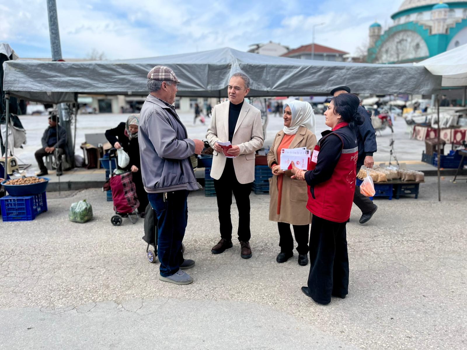  Halkımızla iç içe, erişilebilir ve güçlü sosyal hizmet anlayışıyla çalışmalarımız aralıksız devam etmektedir.1