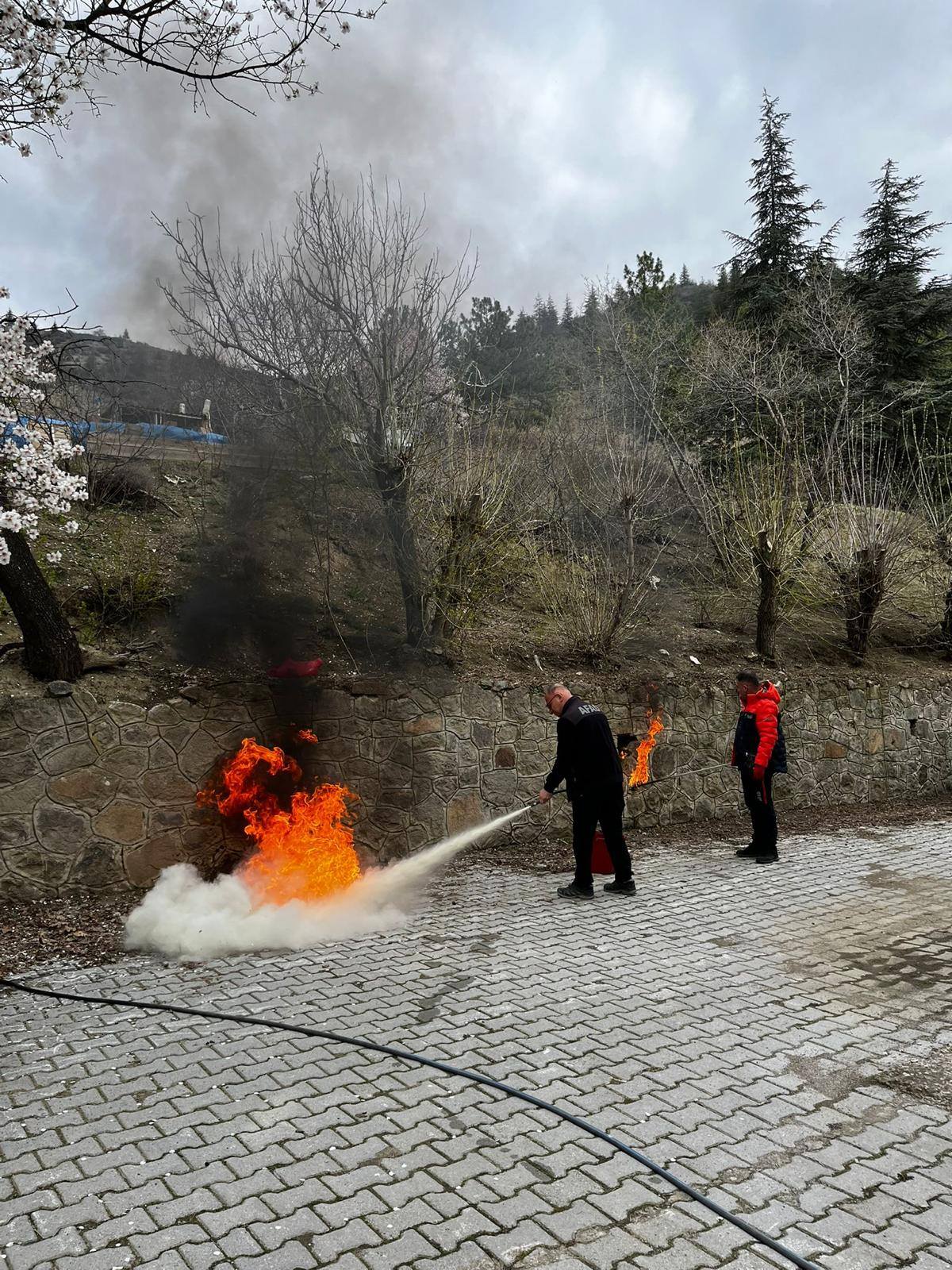  “Yangın Farkındalık Eğitimi” ve “İlk Yardım Farkındalık Eğitimi”