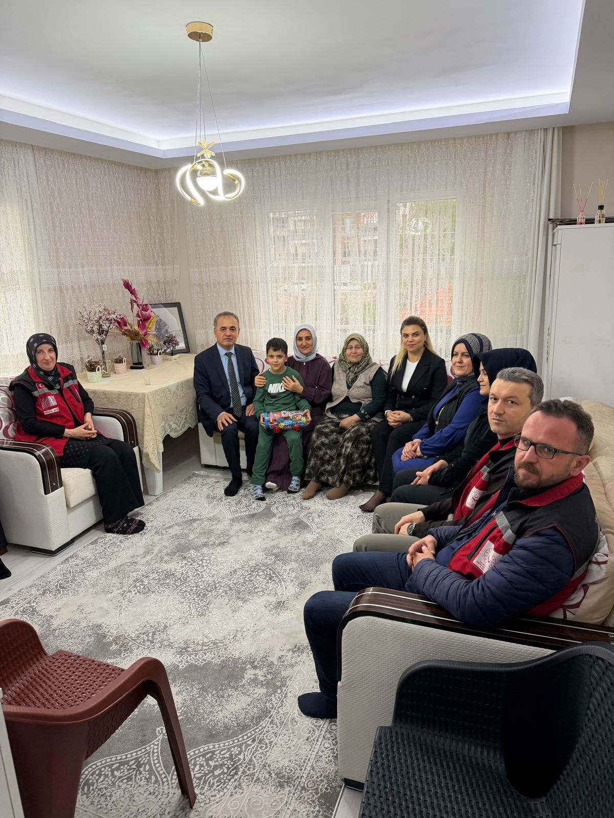 Aziz şehitlerimiz, vatanımızın bağımsızlığı ve huzuru için en büyük fedakârlığı göstermiş kahramanlarımızdır.