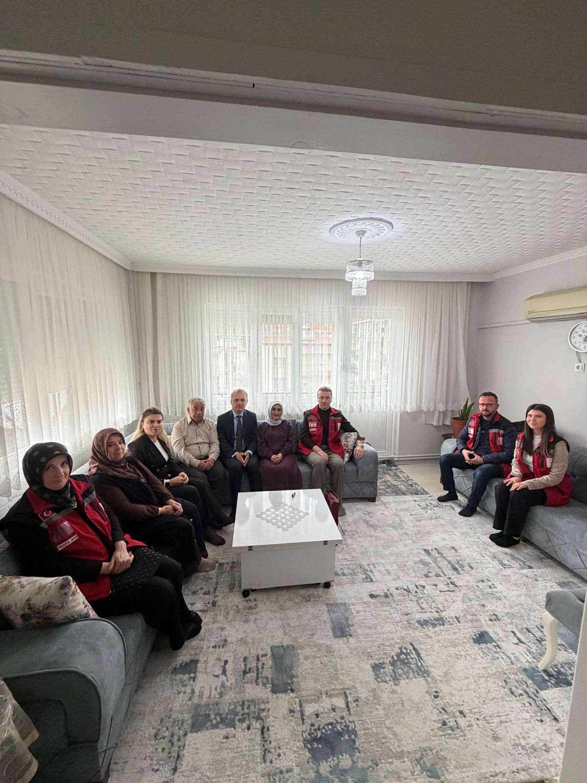 Aziz vatanımız için canlarını ortaya koyan kahraman gazilerimizin yanlarında olmaya devam ediyoruz 