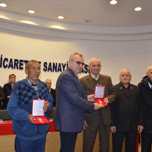 Edirne İlçelerimizde İkamet Eden Kıbrıs Gazilerimize “Milli Mücadele Madalyaları” Verilmeye Devam Ediyor - fotoğraf 9