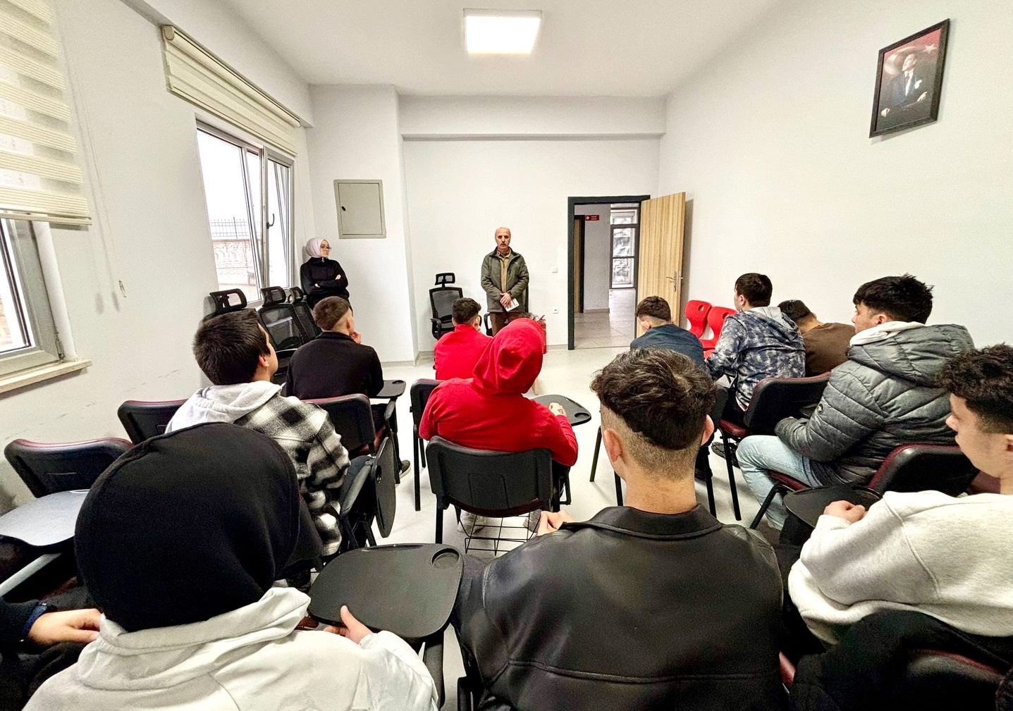 Gençlerimize Yönelik Bilgilendirme Seminerleri