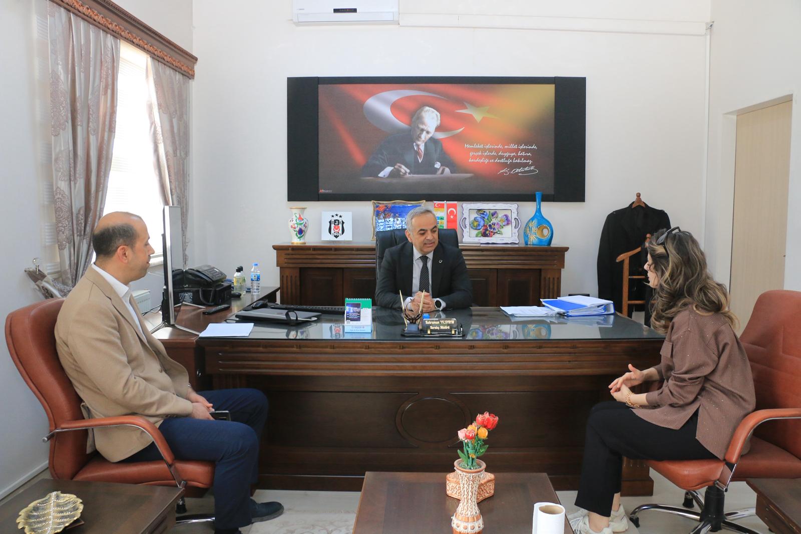 İL MÜDÜRÜMÜZ İHTİSASLAŞTIRILMIŞ ÇOCUK EVLERİ SİTEMİZDEKİ KIYMETLİ ÇOCUĞUMUZUN DOĞUM GÜNÜ KUTLAMASINA KATILDI