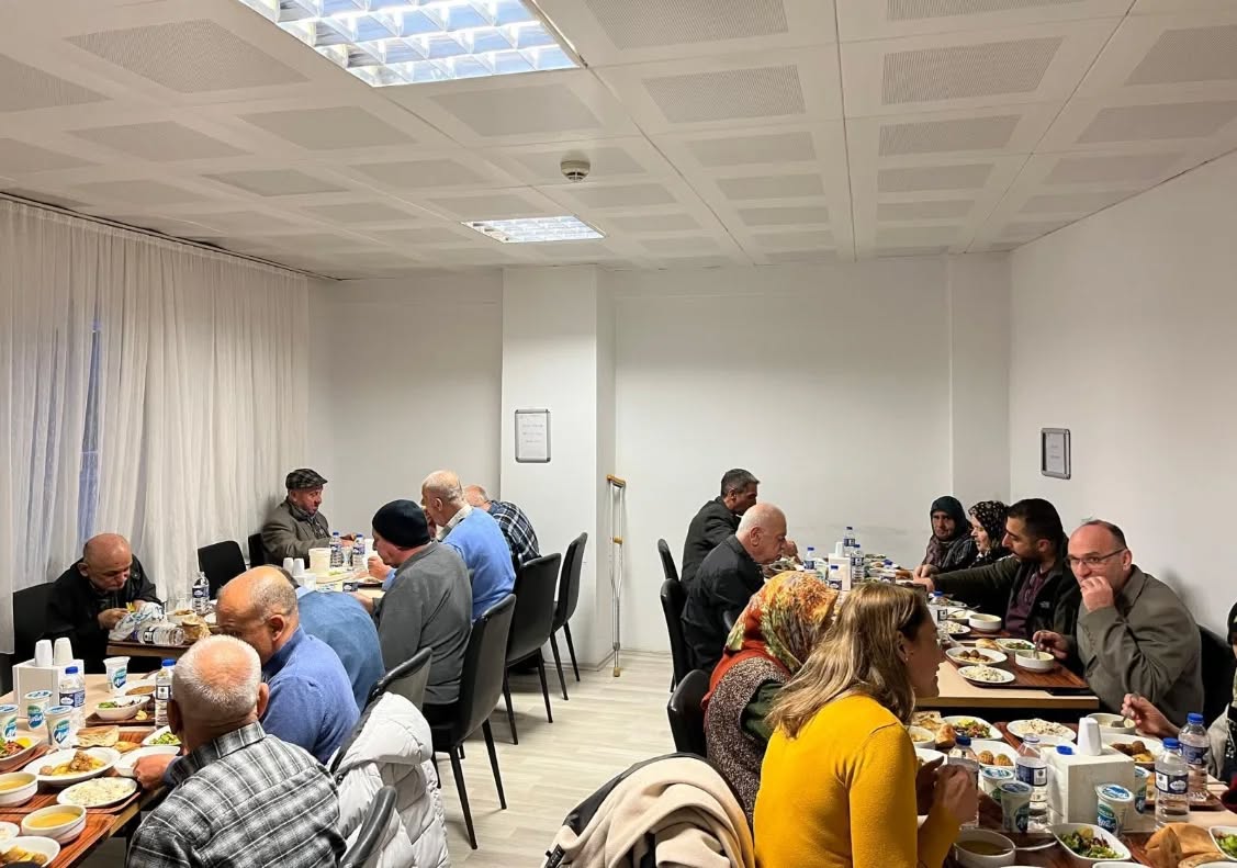 Huzurevi Sakinleriyle İftar Programı