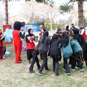 2 Nisan Dünya Otizm Farkındalık Günü münasebetiyle İl Müdürlüğümüzce farkındalık etkinliği gerçekleştirildi. - fotoğraf 6