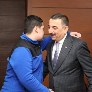 2 Nisan Dünya Otizm Farkındalık Günü kapsamında Sayın Valimiz Osman HACIBEKTAŞOĞLU ziyaret edilmiştir. - fotoğraf 4