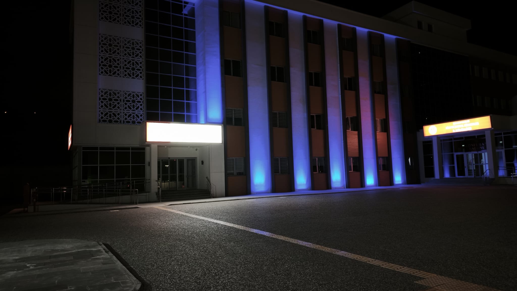 İl Müdürlüğümüz Otizm Farkındalığı İçin Maviye Büründü