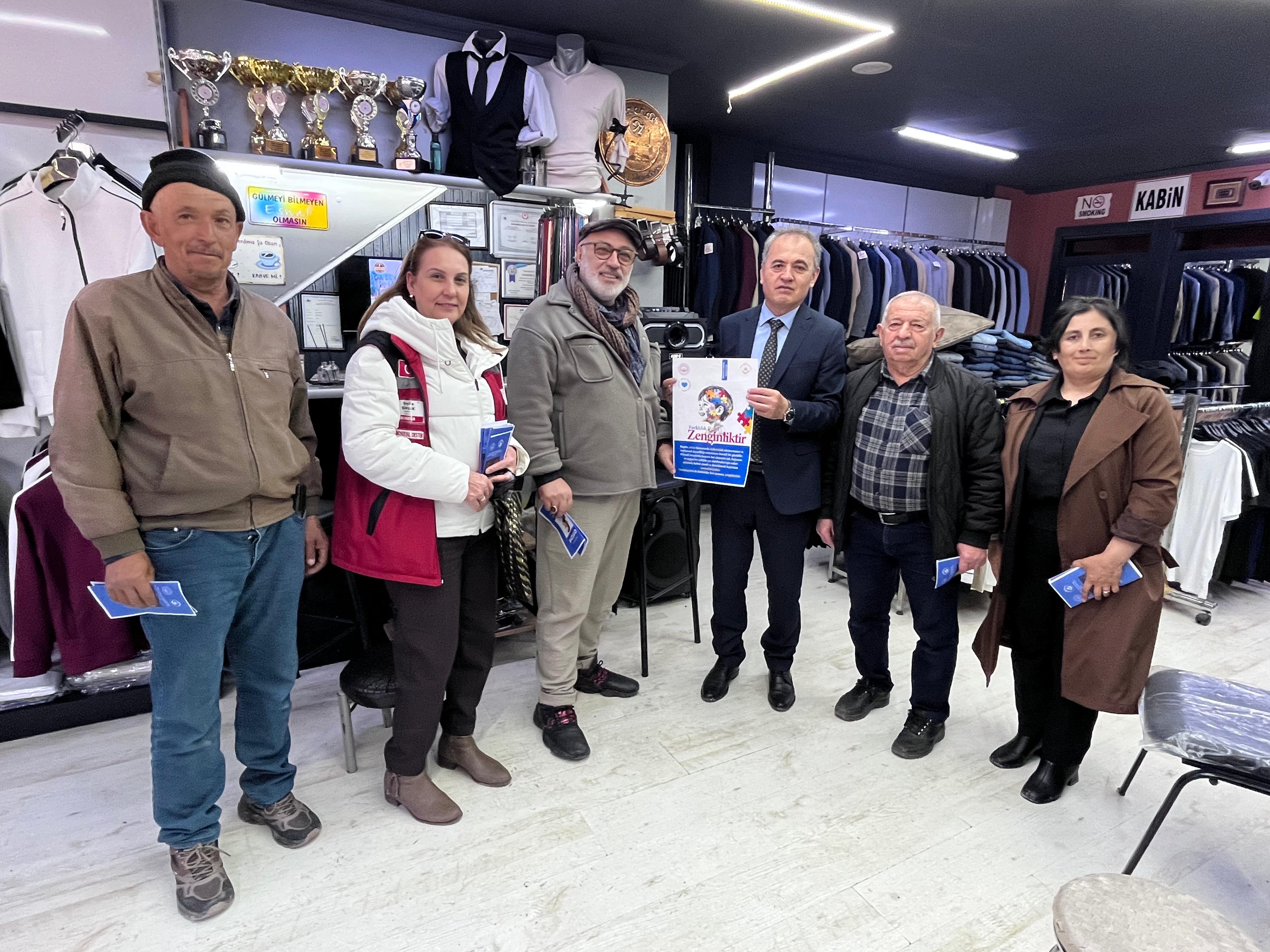 2 Nisan Otizm Farkındalık Günü kapsamında, broşür dağıtarak esnaflarımızı ziyaret ettik ve toplumda farkındalık oluşturmaya çalıştık