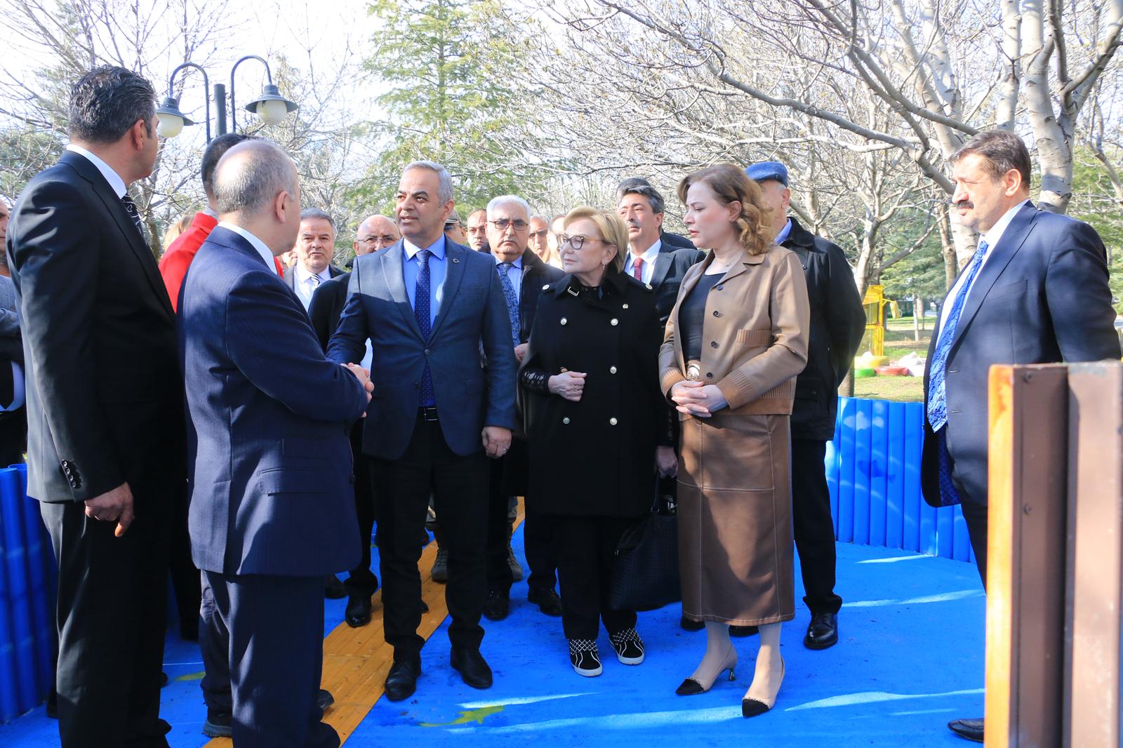 İL MÜDÜRÜ SAYIN ERGÜN İLERİ DÖNÜŞÜM ODAKLI DUYU BÜTÜNLEME KAMPÜSÜ'NÜN AÇILIŞINA KATILDI