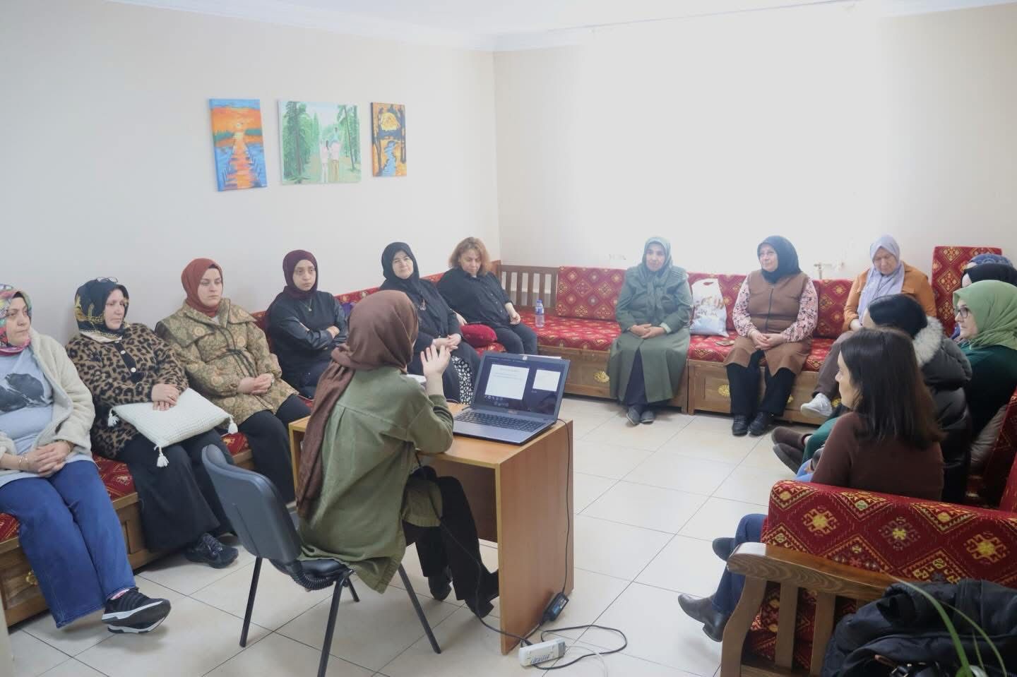 Yenice Aile Destek Merkezinde Çocuk İstismarının Önlenmesi Ve Bilinçli Medya Kullanımı Konularında Farkındalık Eğitimi Gerçekleştirdik