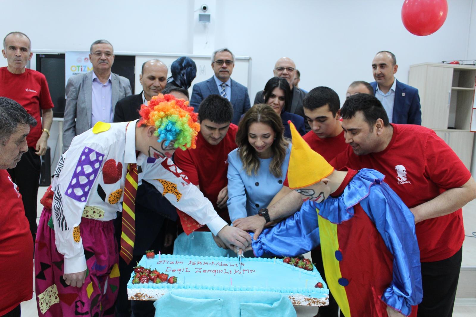 Otizme Farkındalık Sevgiyle Başlar! - fotoğraf 3