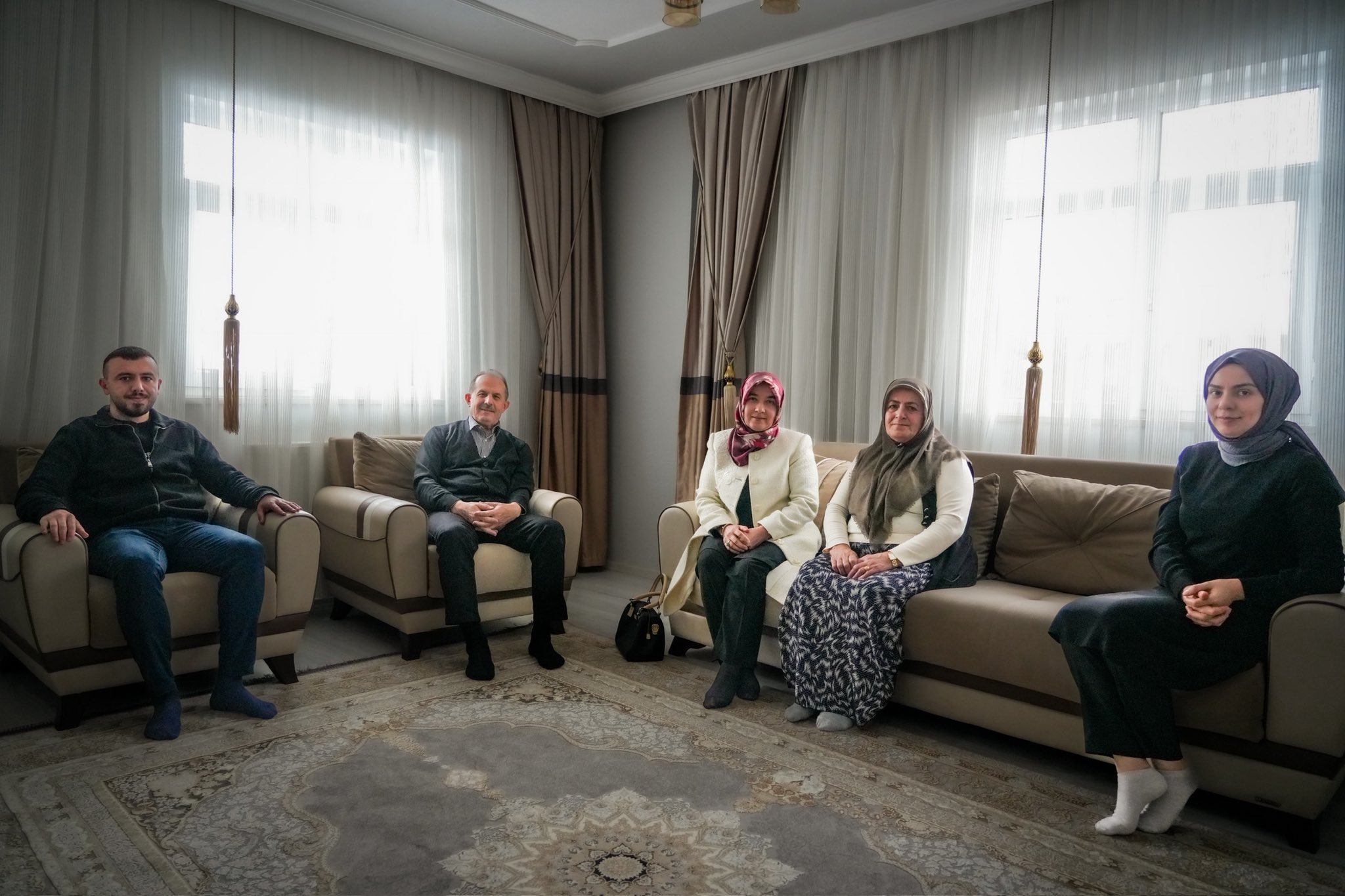 Valimizden Bayramda Şehit Ailelerine Anlamlı Ziyaret