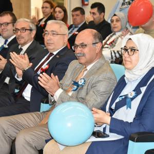 Otizm:Farklılık Değil, Zenginlik: Otizmi Anlamak, Kabul Etmek ve Birlikte Yaşamak - fotoğraf 8