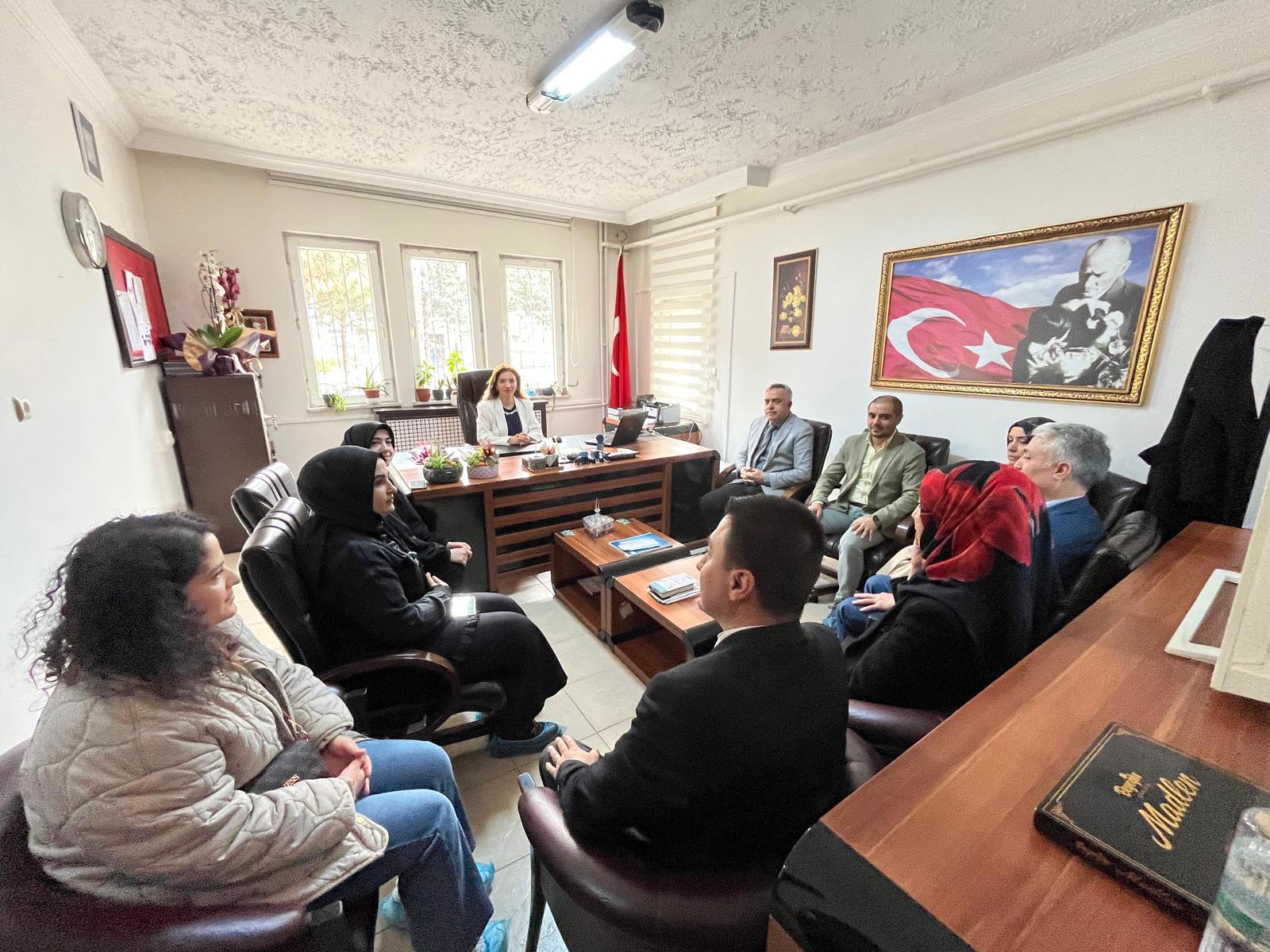 Biz Büyük Bir Aileyiz! - fotoğraf 3