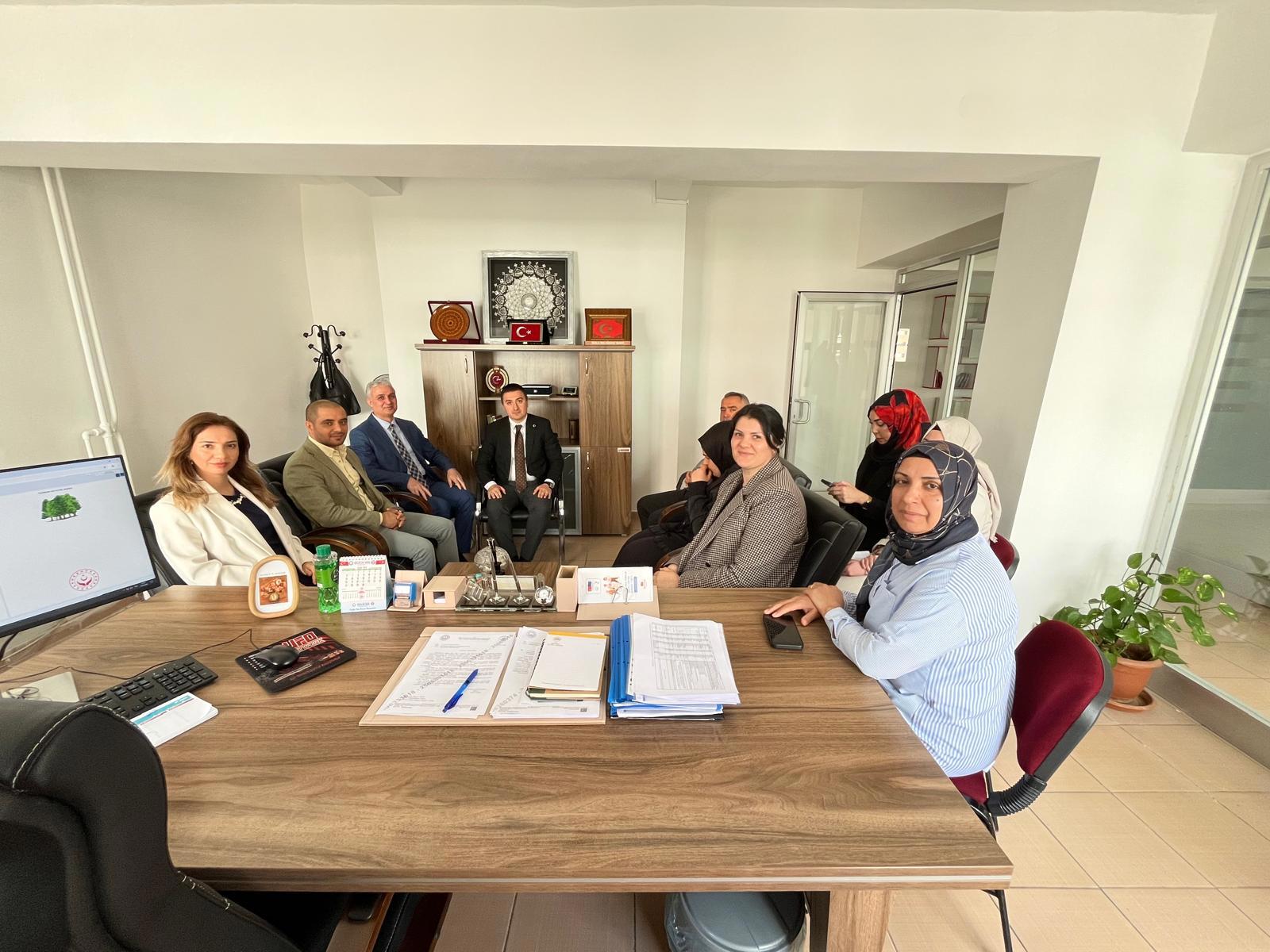 Biz Büyük Bir Aileyiz! - fotoğraf 4