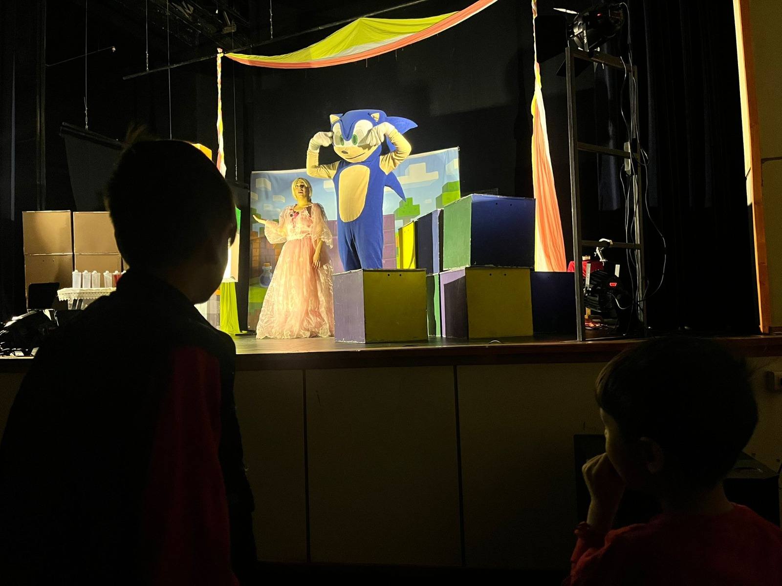 Kültürel Etkinlik ve Tiyatro Gezileri Düzenlendi