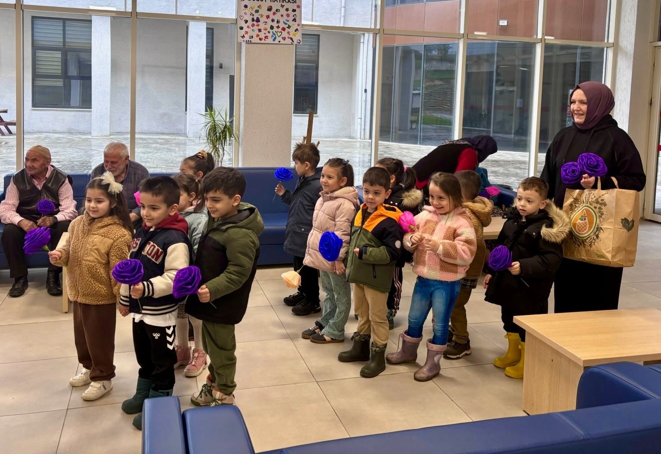 Minik Kalplerden Büyük Vefa, Anaokulu Öğrencilerinden Huzurevimize Anlamlı Ziyaret 