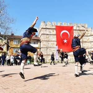7 Asırlık Gurur: Bursa’nın Fethi’nin 700. Yılı Coşkuyla Kutlandı - fotoğraf 1