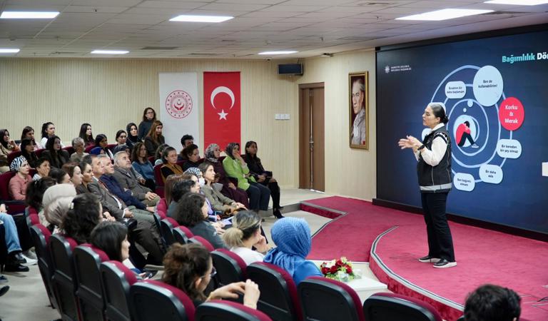 “En İyi Narkotik Polisi ANNE” Eğitimi Düzenlendi