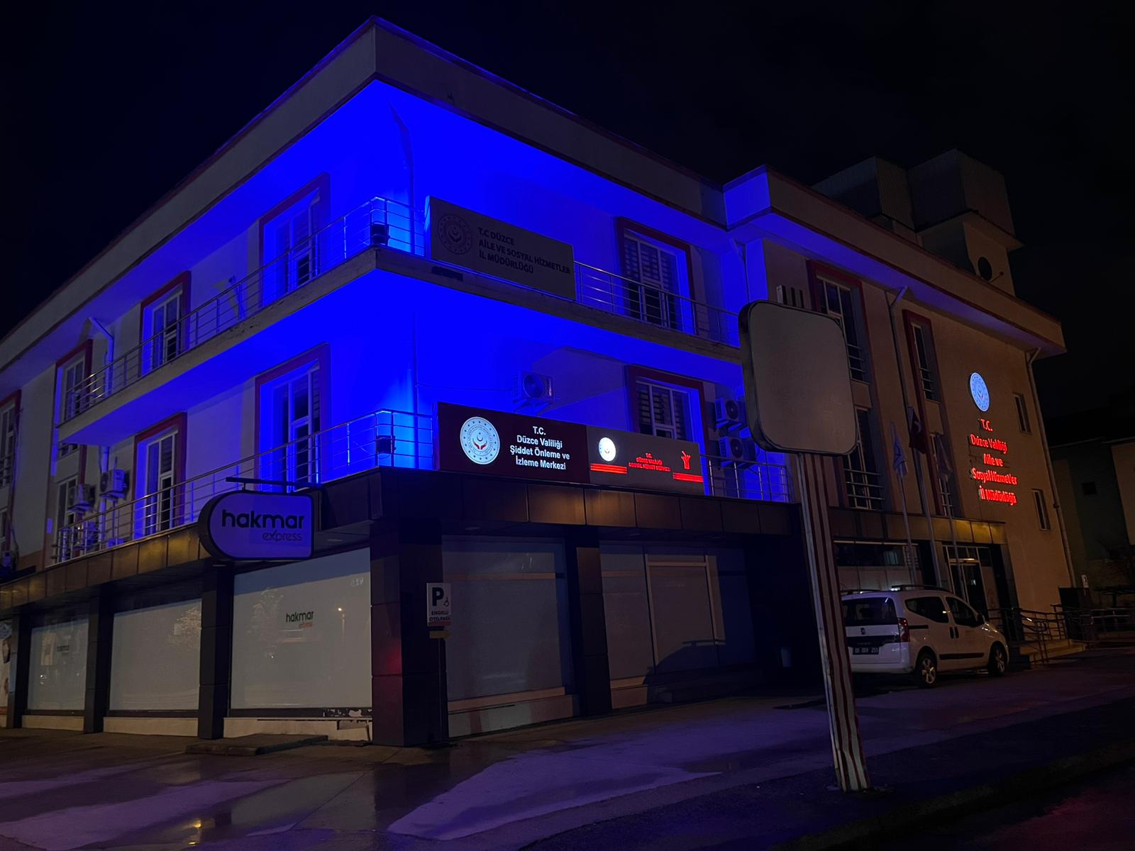 Otizm Farkındalık Günü’nde Kurumumuz Mavi Işıkla Aydınlatıldı.