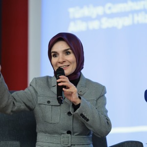 Bakanımız Göktaş, Uluslararası Milli İrade Kız Anadolu İmam Hatip Lisesi'nde öğrencilerle buluştu - fotoğraf 2