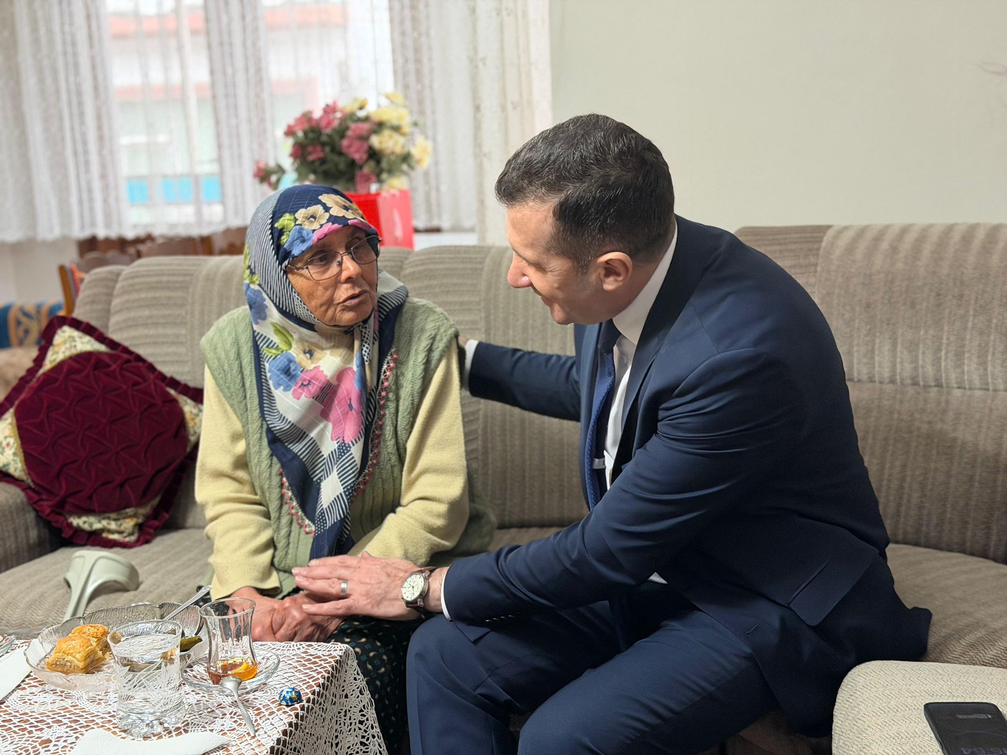 “Tek Başına Değil, Çok Başına Bayram” Projesiyle Gönüllere Dokunuluyor