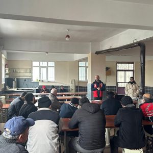 "Bağımlılıkla Mücadele, 5395 Sayılı Kanun ve Bakanlığımız Hizmetleri" konulu eğitimler düzenlemiştir. - fotoğraf 3