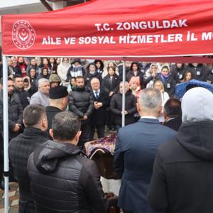 Değerli çalışma arkadaşımız Nazmiye Yarbaşı Esen’in cenaze merasimine katılım sağlanmıştır. - fotoğraf 8