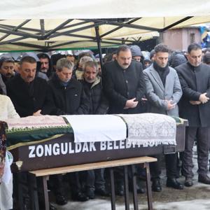Değerli çalışma arkadaşımız Nazmiye Yarbaşı Esen’in cenaze merasimine katılım sağlanmıştır. - fotoğraf 1