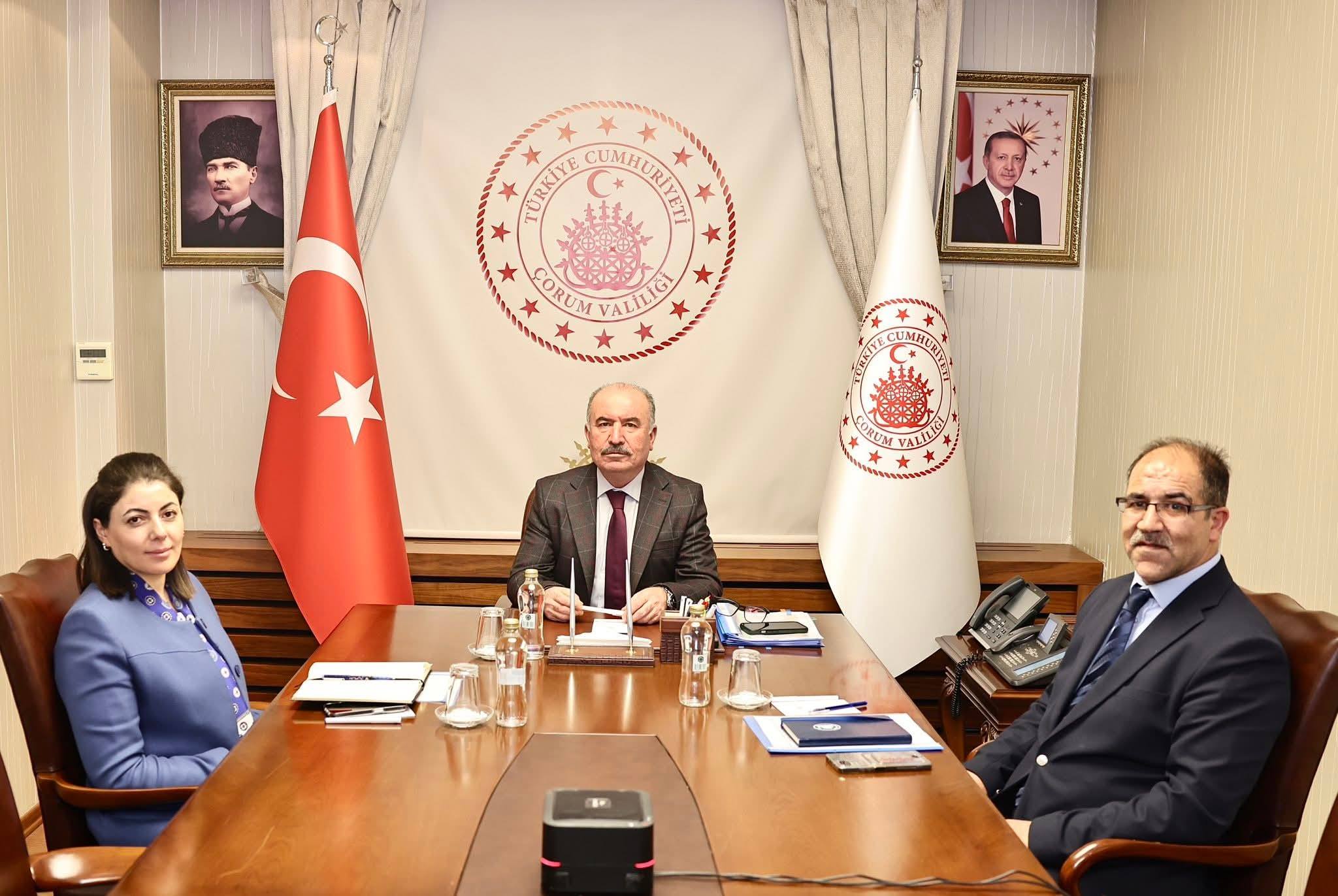 Bakanımız Sayın Mahinur ÖZDEMİR GÖKTAŞ ile İçişleri Bakanımız Sayın Mustafa ÇİFTÇİ başkanlığında, Video Konferans Sistemi (VKS) üzerinden 81 il valisinin katılımıyla “Sosyal Risk Haritaları Saha Çalışmaları” konulu toplantı gerçekleştirildi.