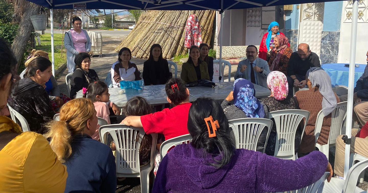 Salihli’de Dünya Romanlar Günü Kapsamında Şehitler Mahallesi Hane Ziyaretleri Yapıldı