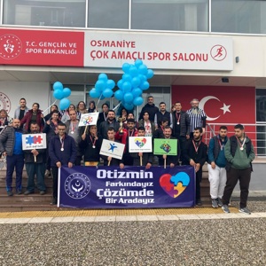 Osmaniye Bakım Rehabilitasyon ve Aile Danışma Merkezi Müdürlüğü’nden hizmet alan özel bireylerimizle birlikte  Çok Amaçlı Spor Salonunda  bilek güreşi gerçekleştirildi.  - fotoğraf 5