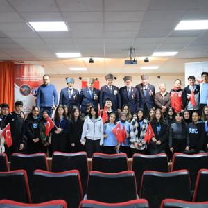 Vatan Ve Kahramanlık Buluşmaları Etkinliği Kapsamında Kıymetli Gazilerimiz Ve Aziz Şehitlerimizin Emanetleri Olan Şehit Yakınlarımız, Erzincan Sosyal Bilimler Lisesi Öğrencileriyle Bir Araya Geldi. - fotoğraf 3