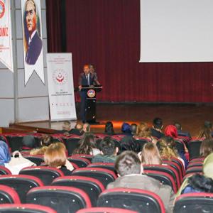 İl Müdürlüğümüz Tarafından Psikolojik Danışman ve Rehber Öğretmenlere Mobil Sosyal Hizmet Ve Cinsel İstismar Konulu Konferans - fotoğraf 4