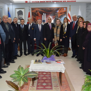 Bakan Yardımcımız Ayşe Ergezen Şehit Aileleri ve Gaziler Derneklerini Ziyaret Etti - fotoğraf 3
