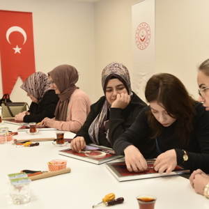 “Sanata Teşvik ve Sanatla Yaşam” programı kapsamında düzenlenen Filografi kursumuz tüm hızıyla devam ediyor. - fotoğraf 4