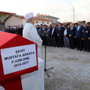 Şehit P. Uzm. Onb. Mustafa Akkaya Dualarla Uğurlandı - fotoğraf 3