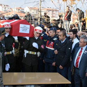 Şehit P. Uzm. Onb. Mustafa Akkaya Dualarla Uğurlandı - fotoğraf 7